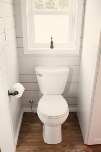 тоалетна